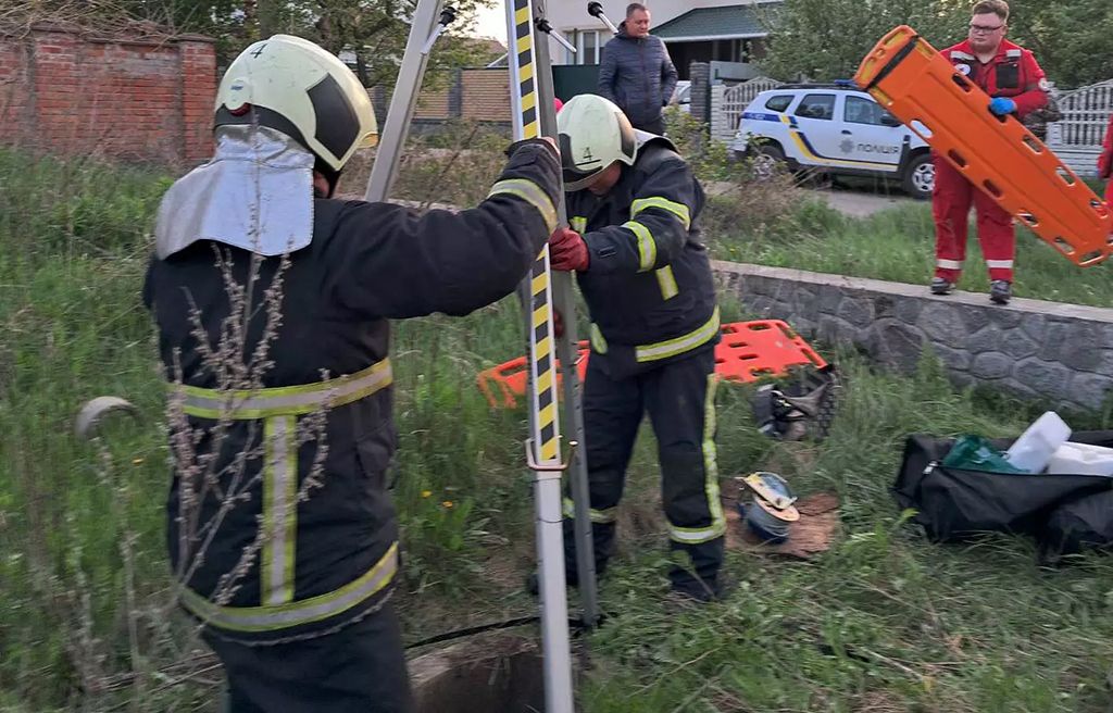 У Полтавському районі рятувальники витягали жінку із колодязя