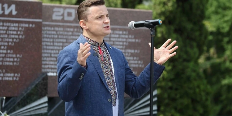 “Мозок уражений ковідом”: Михайло Головко став на захист Трампа, забувши про власну справу щодо хабарництва