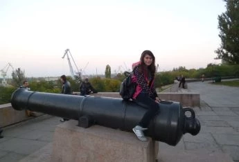 «Двісті років ні в кого не стріляла»: у Миколаєві краєзнавець у віршах попрощався з гарматою на БАМі