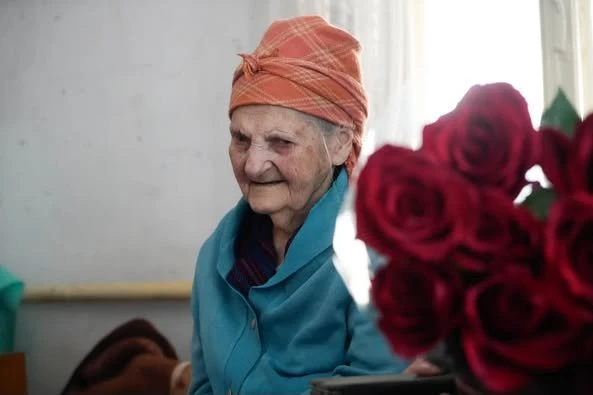 Довгожительку з Херсонщини привітали зі 100-річним ювілеєм