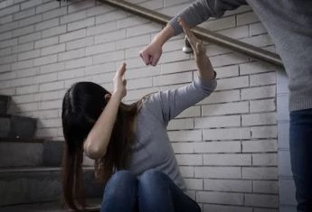 Сварка з сусідкою в багатоповерхівці закінчилася кримінальною справою: жінка госпіталізована