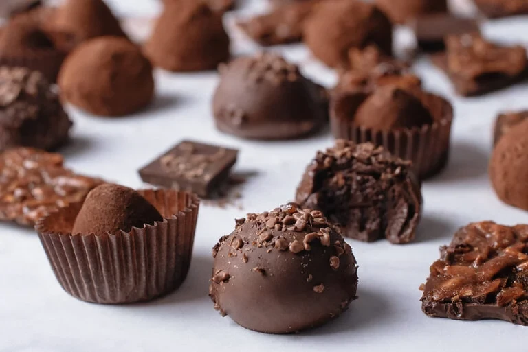 Солодкий контракт: Херсонська ОДА замовила цукерки у підприємниці з місячним стажем