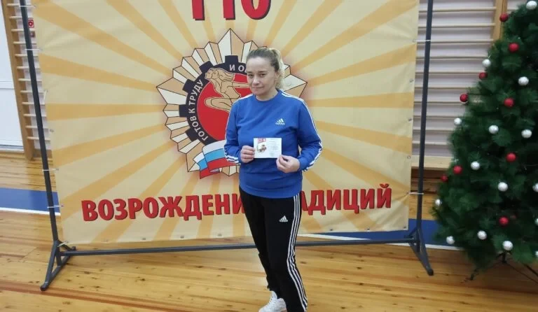 Громадянка РФ очолила окупаційний відділ освіти у Каховці, а її син воює на Херсонщині