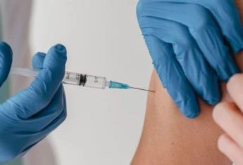 На лівобережжі Херсонщини окупанти забороняють лікарям списувати зіпсовані вакцини