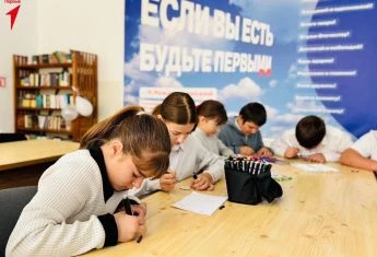 Дітей лівобережжя змушують писати листи тим, хто їх поневолив