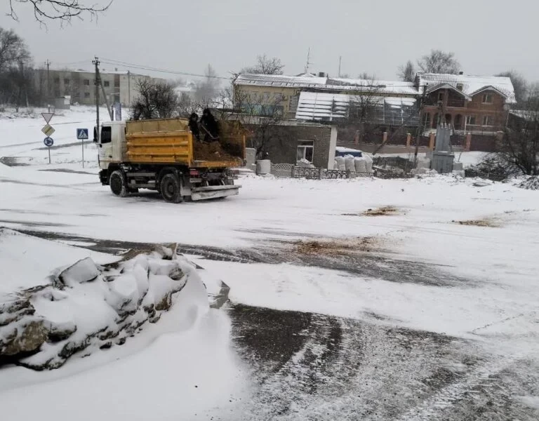 На Херсонщині ліквідовують наслідки негоди: всі дороги області проїзні