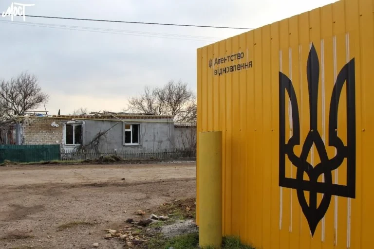 Компанію, яка відбудовує Посад-Покровське, підозрюють у розстраті 1,4 млн грн