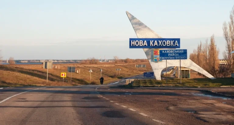 Окупанти обіцяють Новій Каховці промислові парки, коньячний завод та консервне виробництво