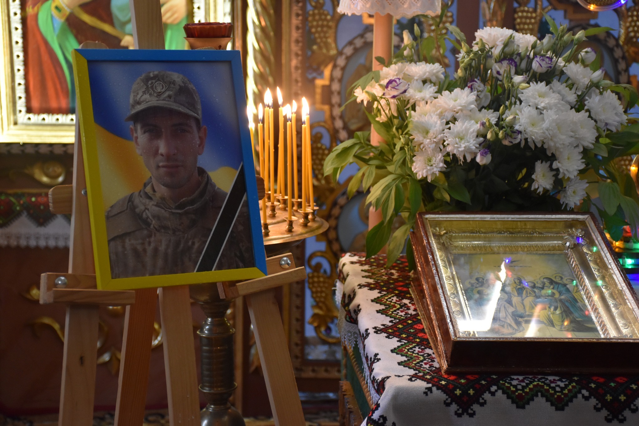 З військовослужбовцем Юрієм Кошиком попрощались в громаді на Тернопільщині