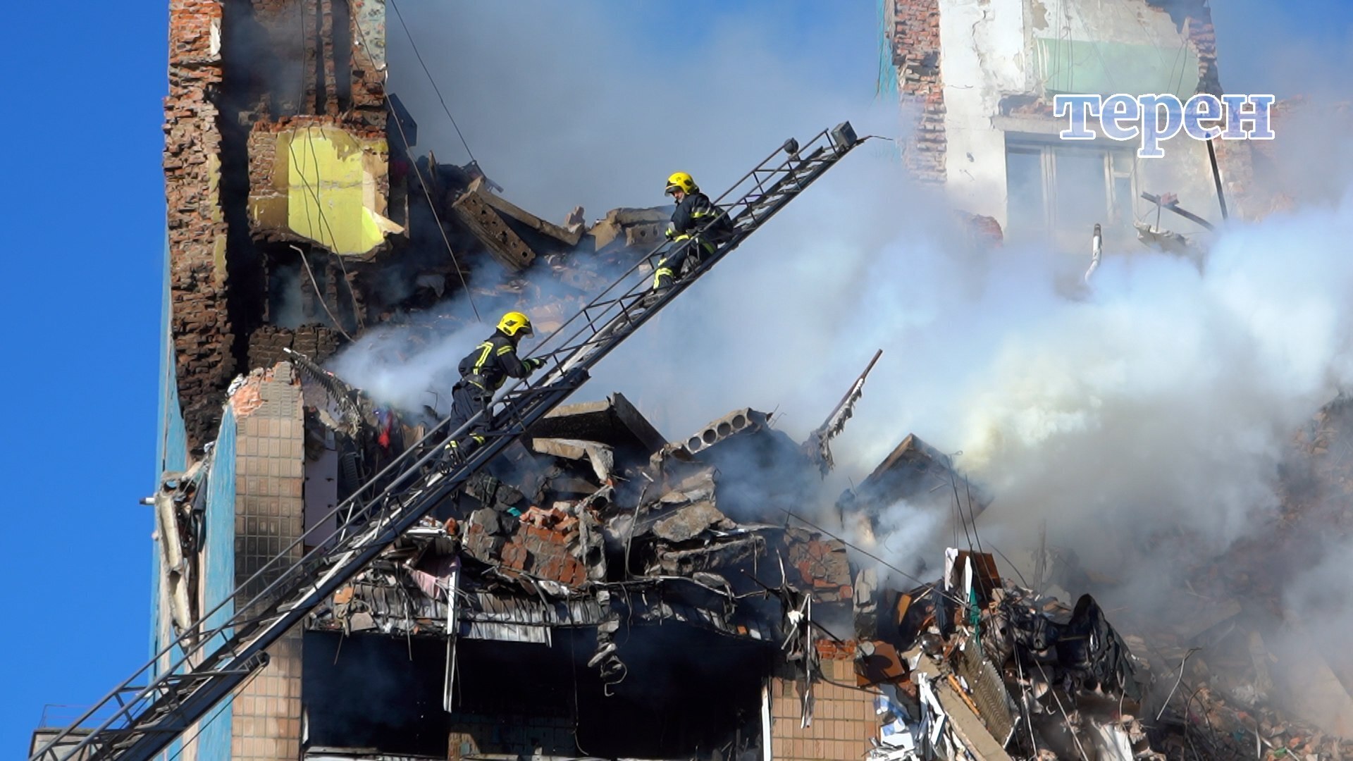 «Тут було дуже страшно, дуже»: що відбувалося на місцях прильотів у Тернополі (фото, відео)