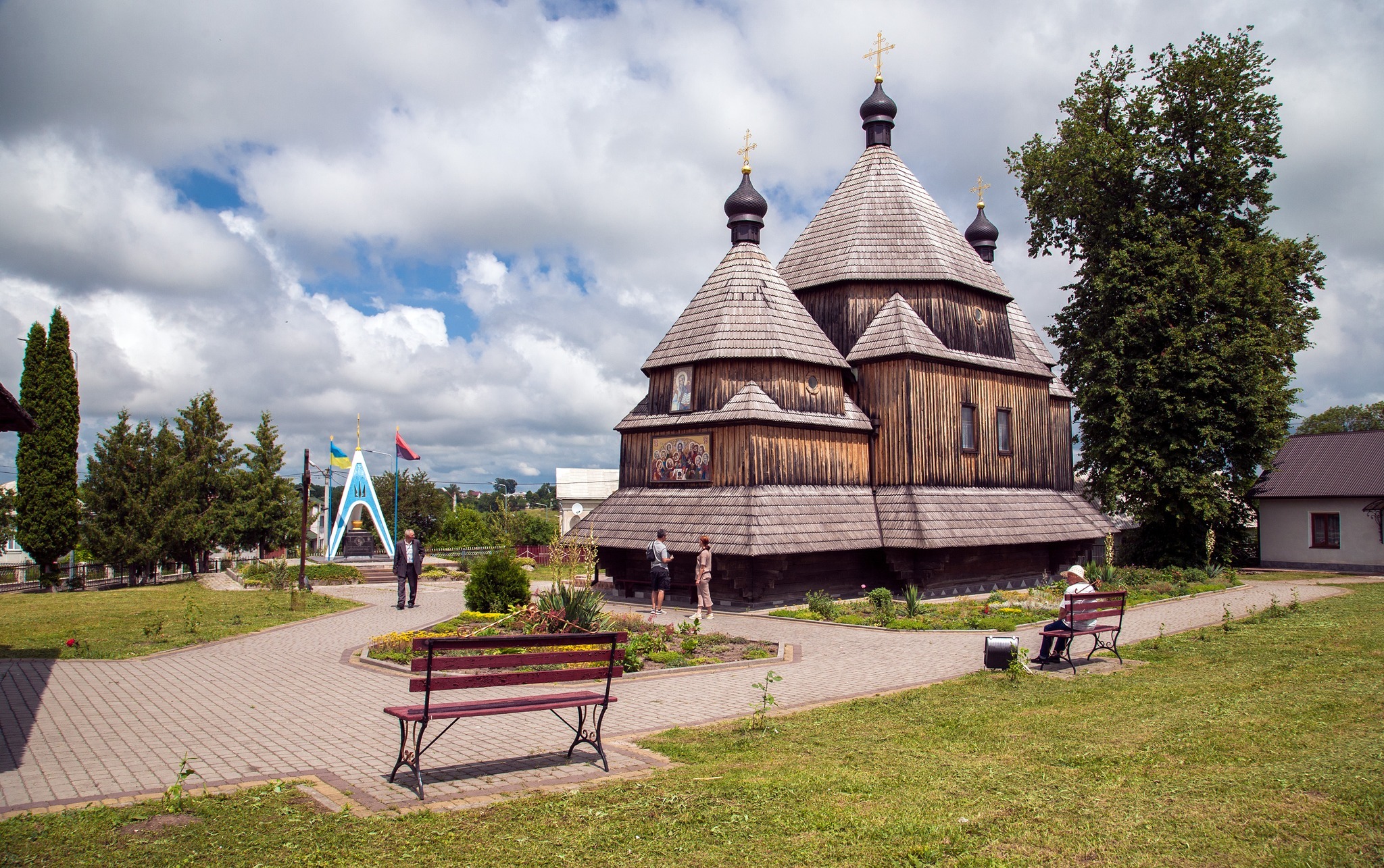 Дерев’яна церква на Тернопільщині — унікальна пам’ятка з легендарною історією (фото)