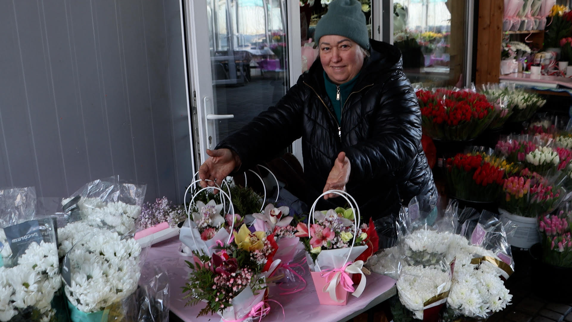 Які ціни на квітковому ринку у Тернополі напередодні 8 березня (відео)