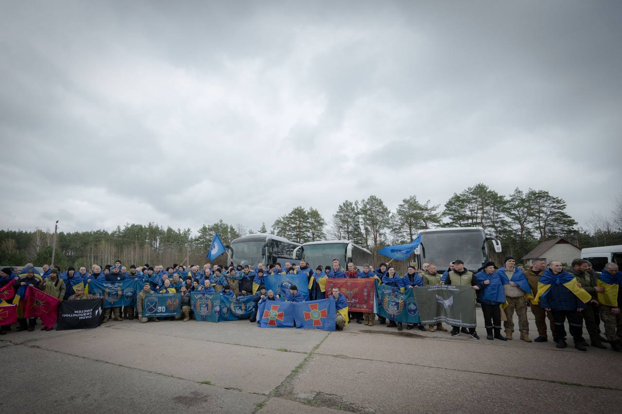 Серед звільнених з полону перед Великоднем - троє військових з Тернопільщини
