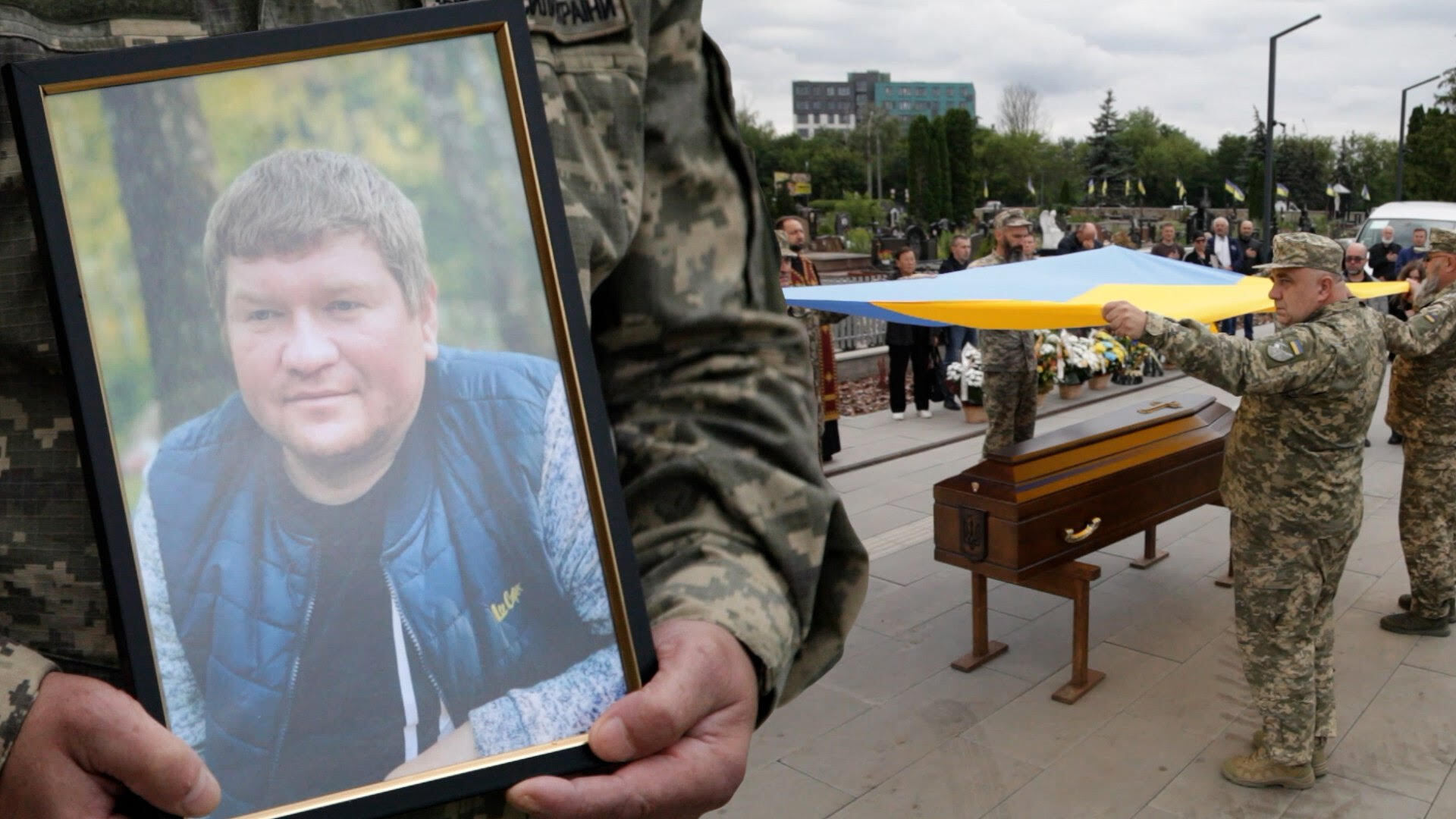 Із 46-річним воїном Дмитром Петручком попрощалися у Тернополі (відео)