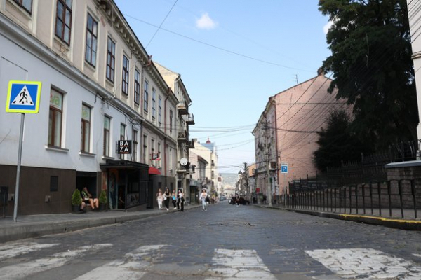 Депутати не підтримали розгляд петиції про скасування тендеру на ремонт Заньковецької у Чернівцях