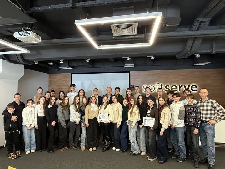 До 57 тисяч гривень на мрію: школяри Львівщини можуть отримати цільову стипендію