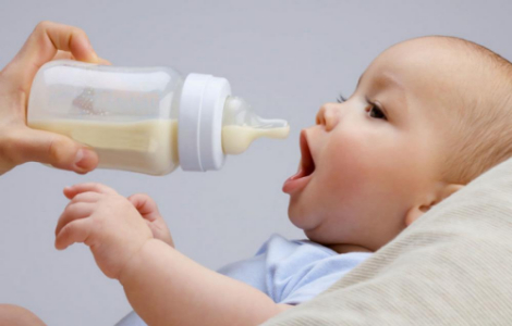 Топ-9 плюсів грудного молока для дитини