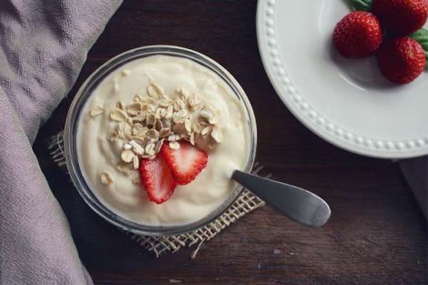 Ряжанка допомагає вагітним жінкам, дітям та літнім людям