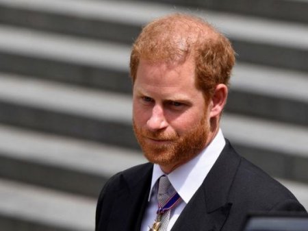 Можливо хоче підтримати сім’ю брата: принц Гаррі збирається до Великої Британії