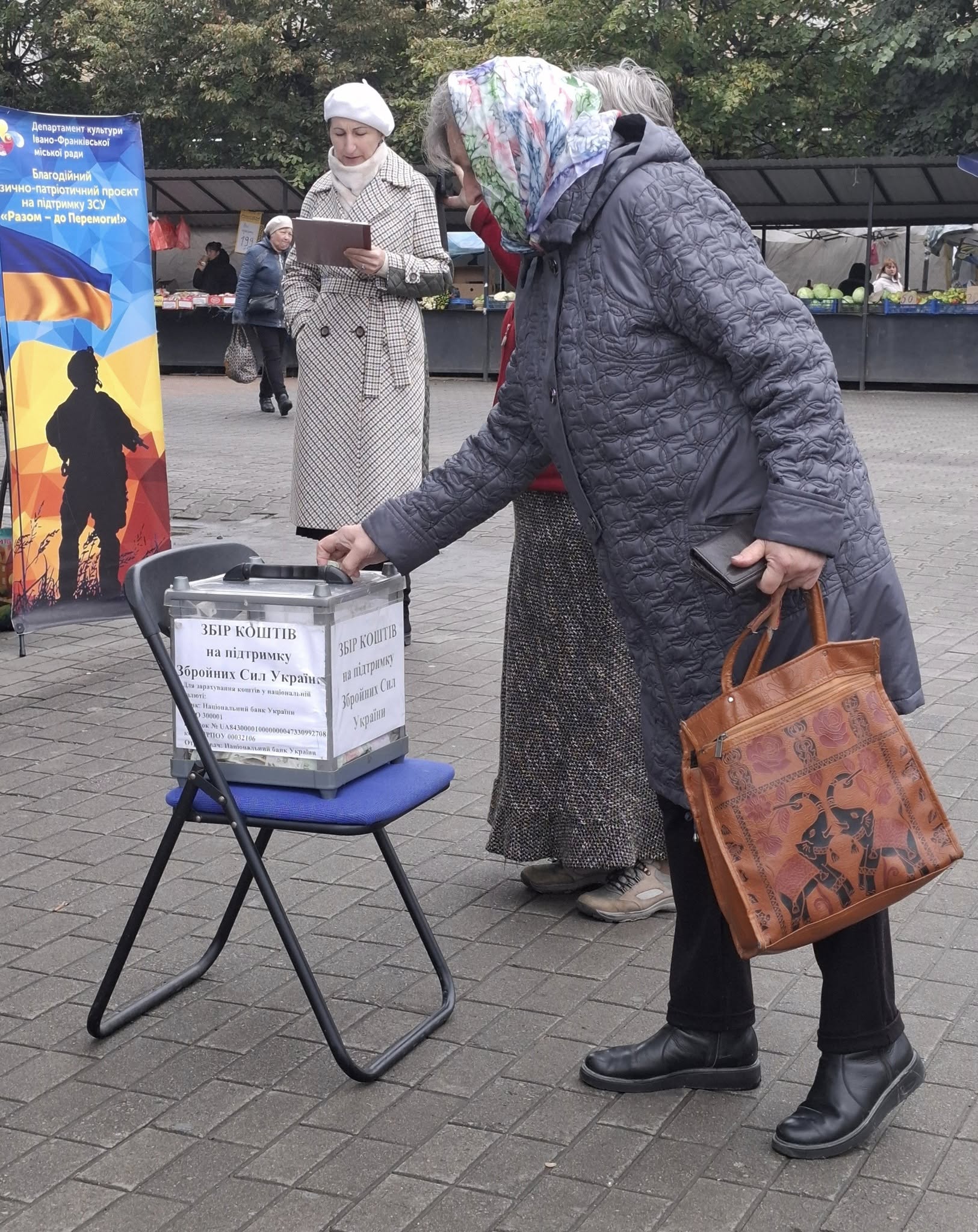 У Франківську відбулася мистецька акція «З піснею до перемоги» на підтримку ЗСУ