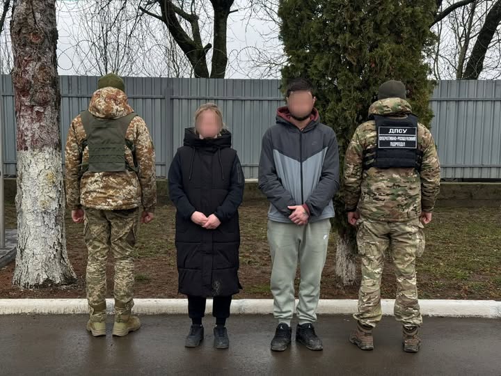 На кордоні зі Словаччиною затримали двох іноземців, які спершу тікали від закону з Чехії, а потім і з України