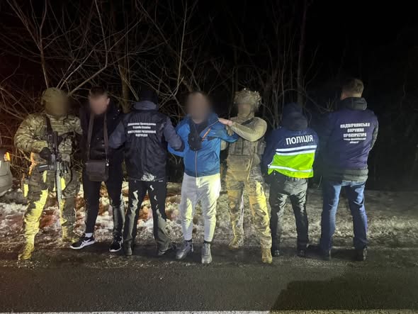 Житель Івано-Франківщини організував нелегальний бізнес з переправляння чоловіків призовного віку