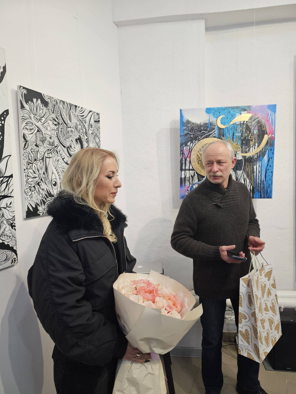 В Івано-Франківську харківська художниця Ганна Козак представила виставку своїх робіт під назвою «Сповідь А. В.»