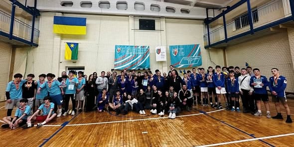 У Тлумачі завершено змагання з волейболу серед юнаків 5–9 класів