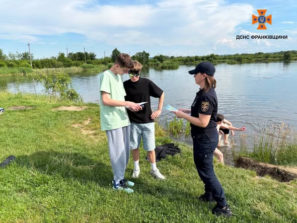 Офіцери-рятувальники громади провели інформаційно-роз’яснювальну роботу щодо безпеки на водоймах