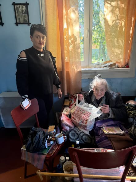 У Тлумацькій громаді відзначили День людей похилого віку та передали допомогу підопічним