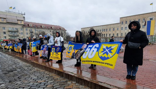 Пів сотні жителів Кіровоградщини вийшли на акцію "Почуйте нас" (ФОТО)