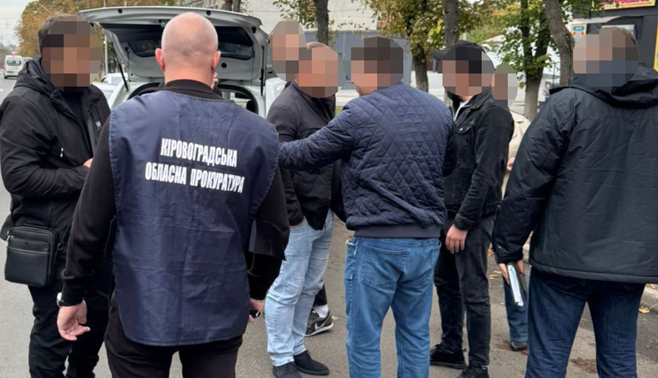 Отримав 4 тисячі доларів за зарахування до закладу освіти та відстрочку від мобілізації (ФОТО)