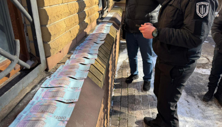 На Кіровоградщині посадовців управління фітосанітарної безпеки підозрюють у неправомірній вигоді (ФОТО)