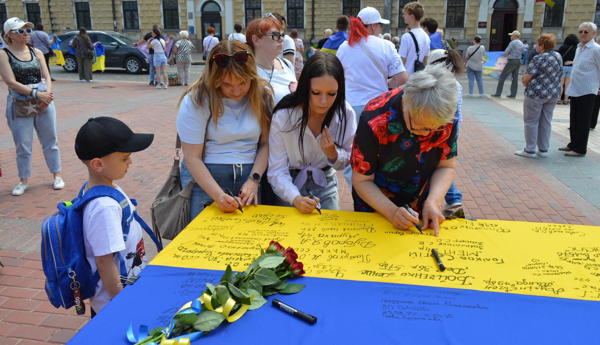 Автопробігом вшанували у Кропивницькому пам’ять про героїв (ФОТО)