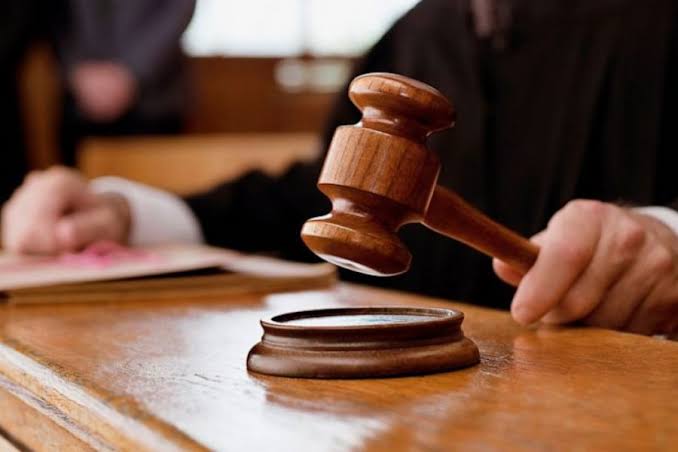 Суд повернув громаді землю заповідника, яку роками засівали соняшником