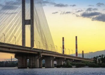 Тривога змінює рух у Києві: Південний міст стане недоступним для транспорту