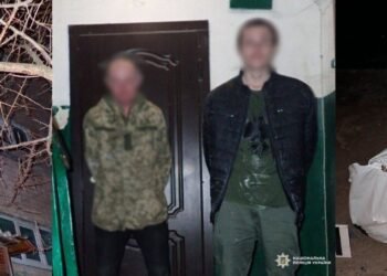Дерзкий напад у Києві: злодії через дах пробралися до квартири пенсіонерки