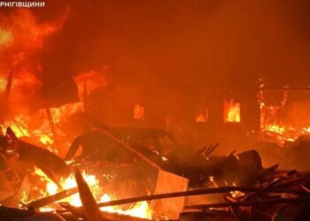 Россияне атаковали дронами больницу в Черниговской области: начался пожар