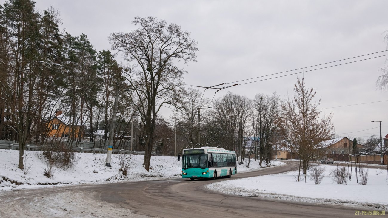 У Житомирі напередодні Великодня до міського кладовища курсуватимуть додаткові автобуси