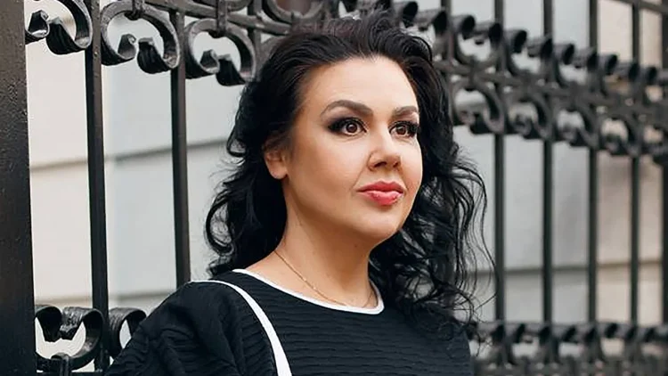Співачка Олена Гребенюк вперше виходить заміж