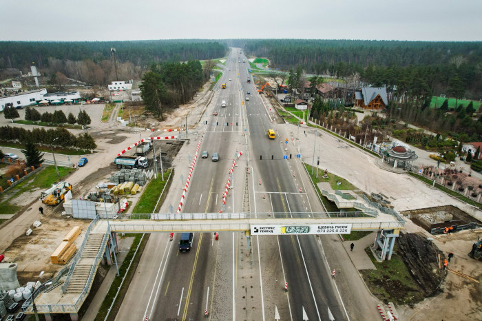 На трасі М-05 Київ-Одеса розпочали будівництво дворівневої розв’язки для розвороту в бік Одеси (фото)