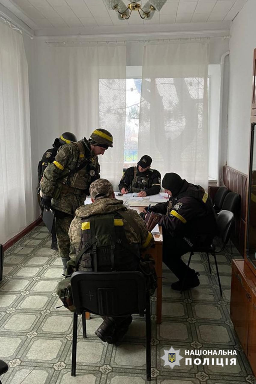 Правоохоронці Черкащини працюють на деокупованих територіях (ФОТО, ВІДЕО)