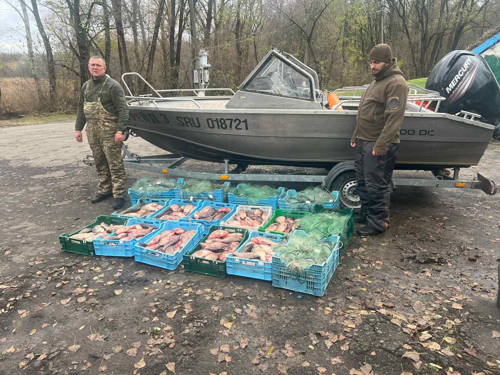 На Черкащині знайшли заборонені знаряддя лову без господарів, але з рибою