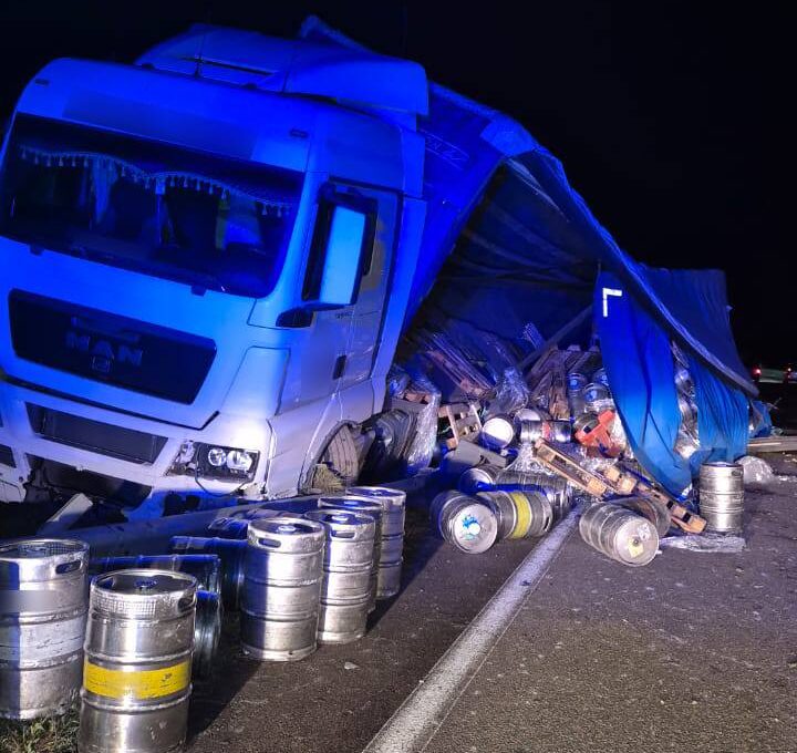 На Черкащині стала аварія за участі вантажівки (ФОТО)