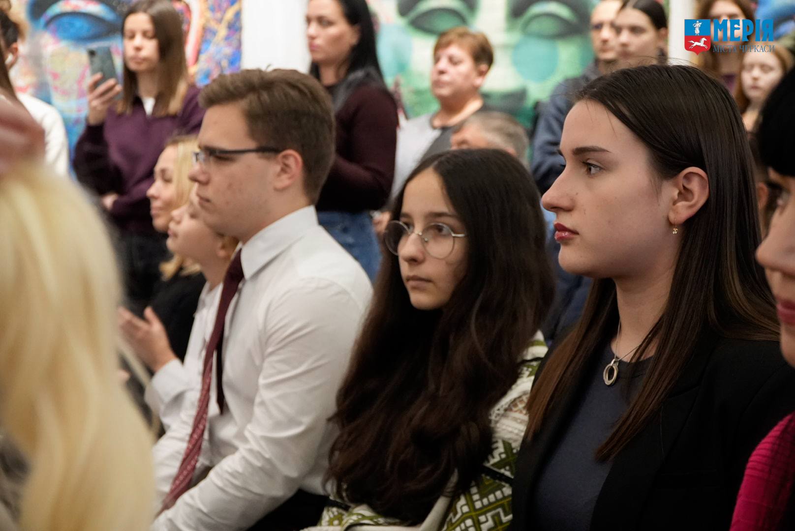 Грошовими сертифікатами у Черкасах відзначили учнів та їх вчителів