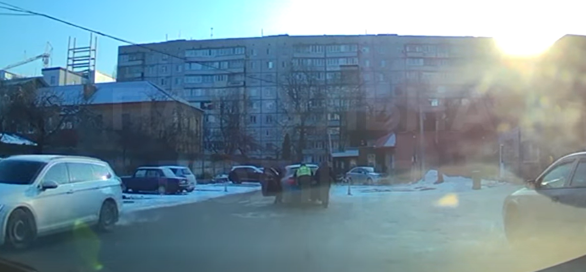 Водій у Черкасах застряг через розряджений акумулятор (ВІДЕО)