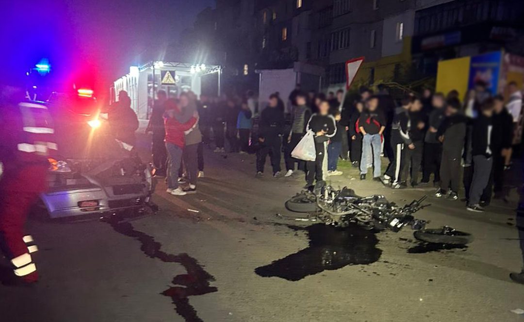 У Смілі 14‐річний мотоцикліст потрапив до лікарні через неуважність водія авто