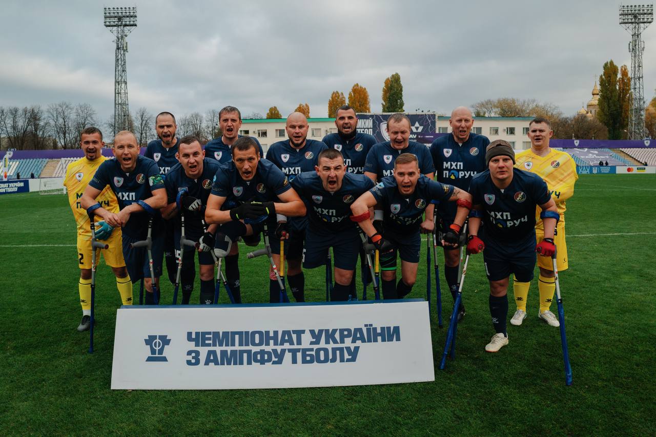Черкаська команда утримується в трійці лідерів чемпіонату з ампфутболу
