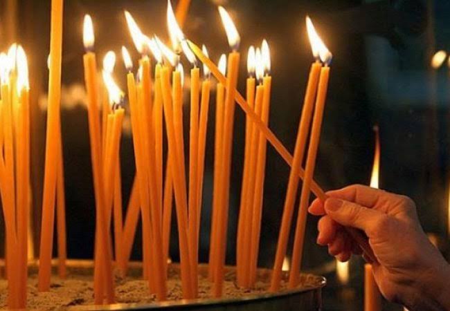Свічки та записки для живих на місці для померлих: черкаський священник пояснив, чи це має значення (ВІДЕО)