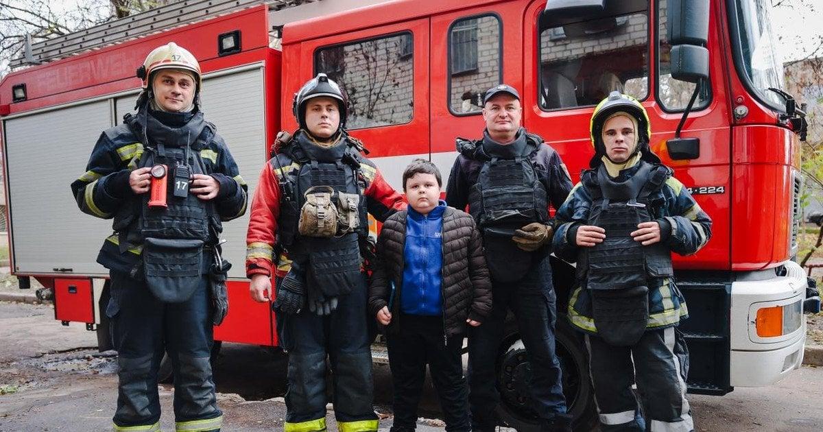 Восьмирічний Артем з Харкова врятував бабусю на пожежі